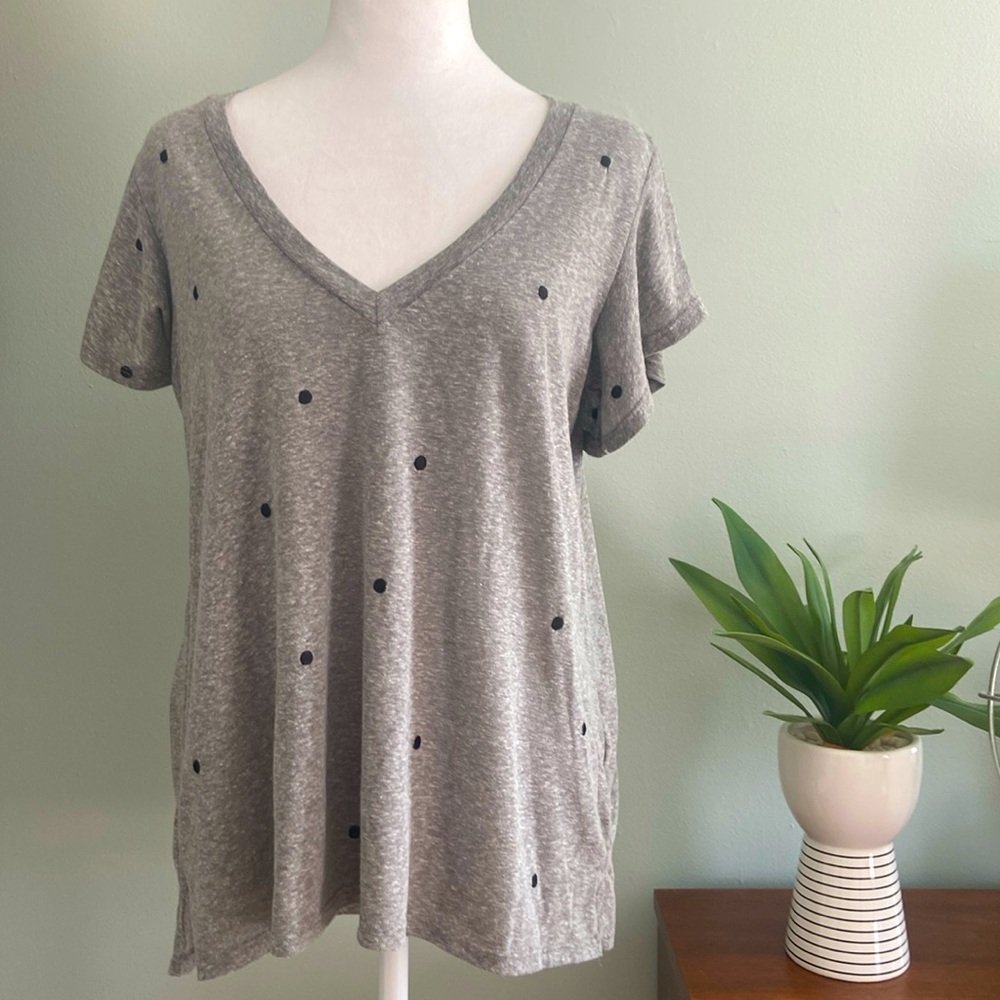 Anthropologie t.la V Neck Tee EUC Gray with Embroidered Black Dots Size …